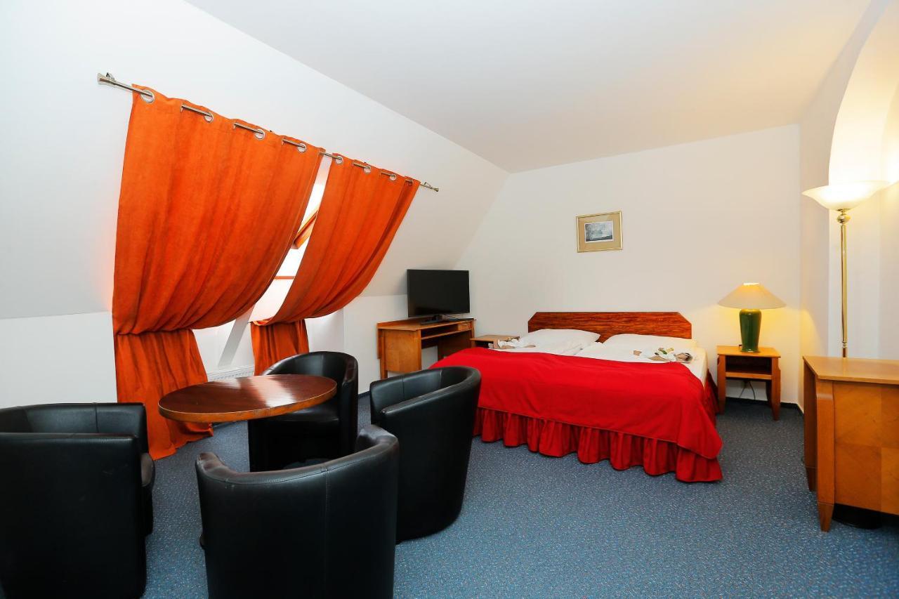 Hotel Magnolia Roudnice nad Labem Exterior photo
