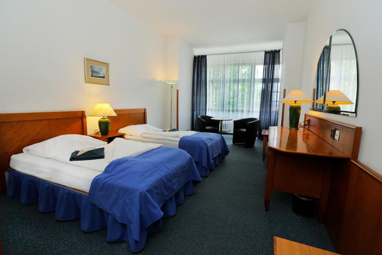 Hotel Magnolia Roudnice nad Labem Exterior photo