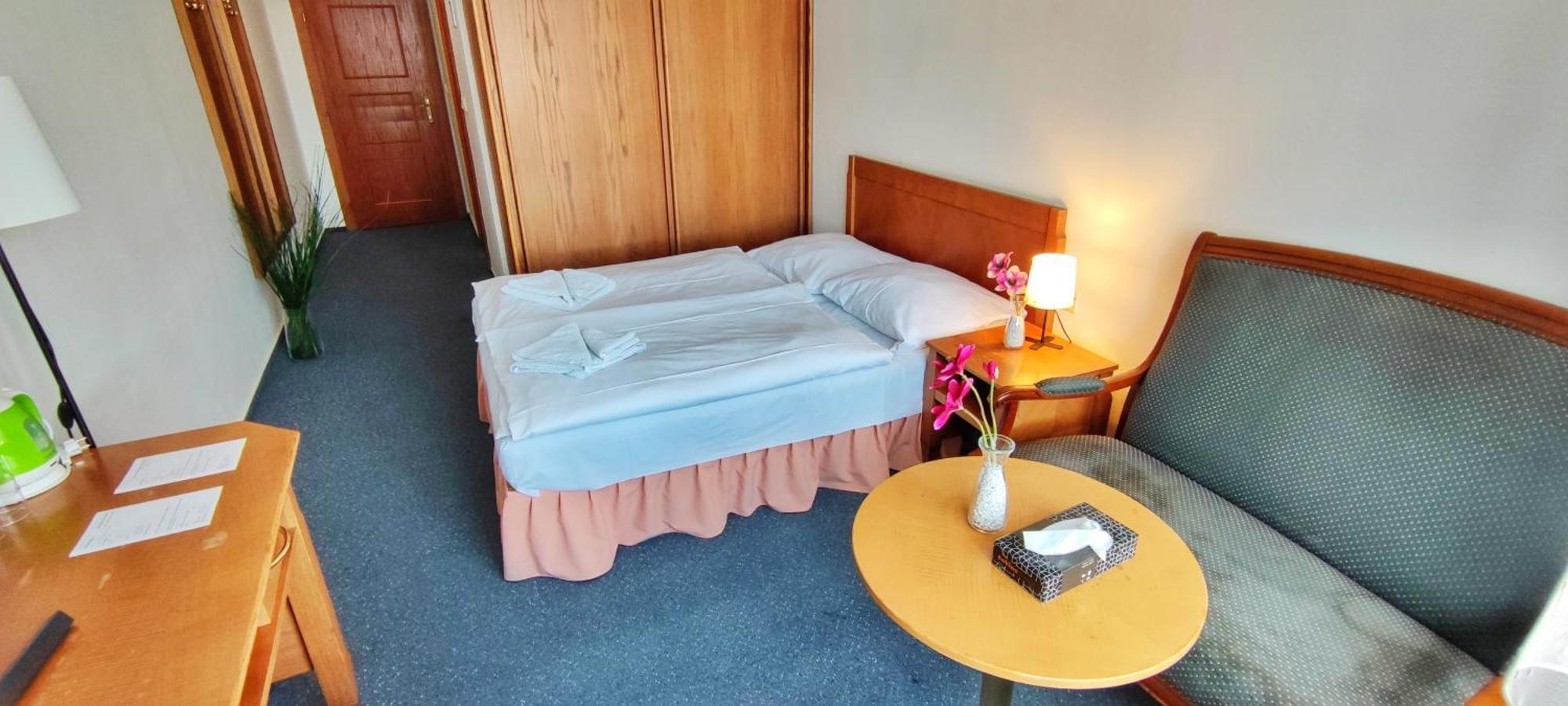 Hotel Magnolia Roudnice nad Labem Exterior photo